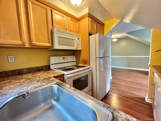 7 FERNDALE PL # 2, LARCHMONT, NY 10538 - Image fa4cffc5d0edda1fc04d3b282d46f34d/1545823131