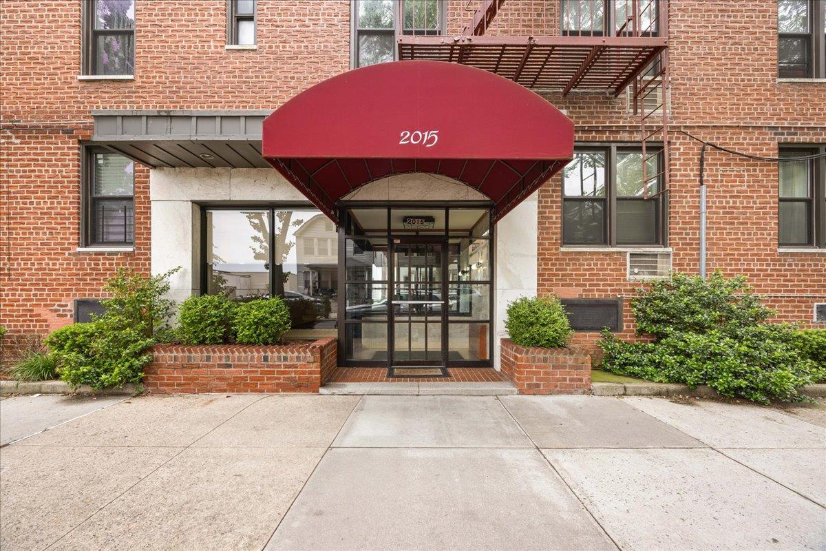 Property for Sale at St Paul Avenue 3G, Bronx, New York - Bedrooms: 1 
Bathrooms: 1 
Rooms: 4  - $185,000