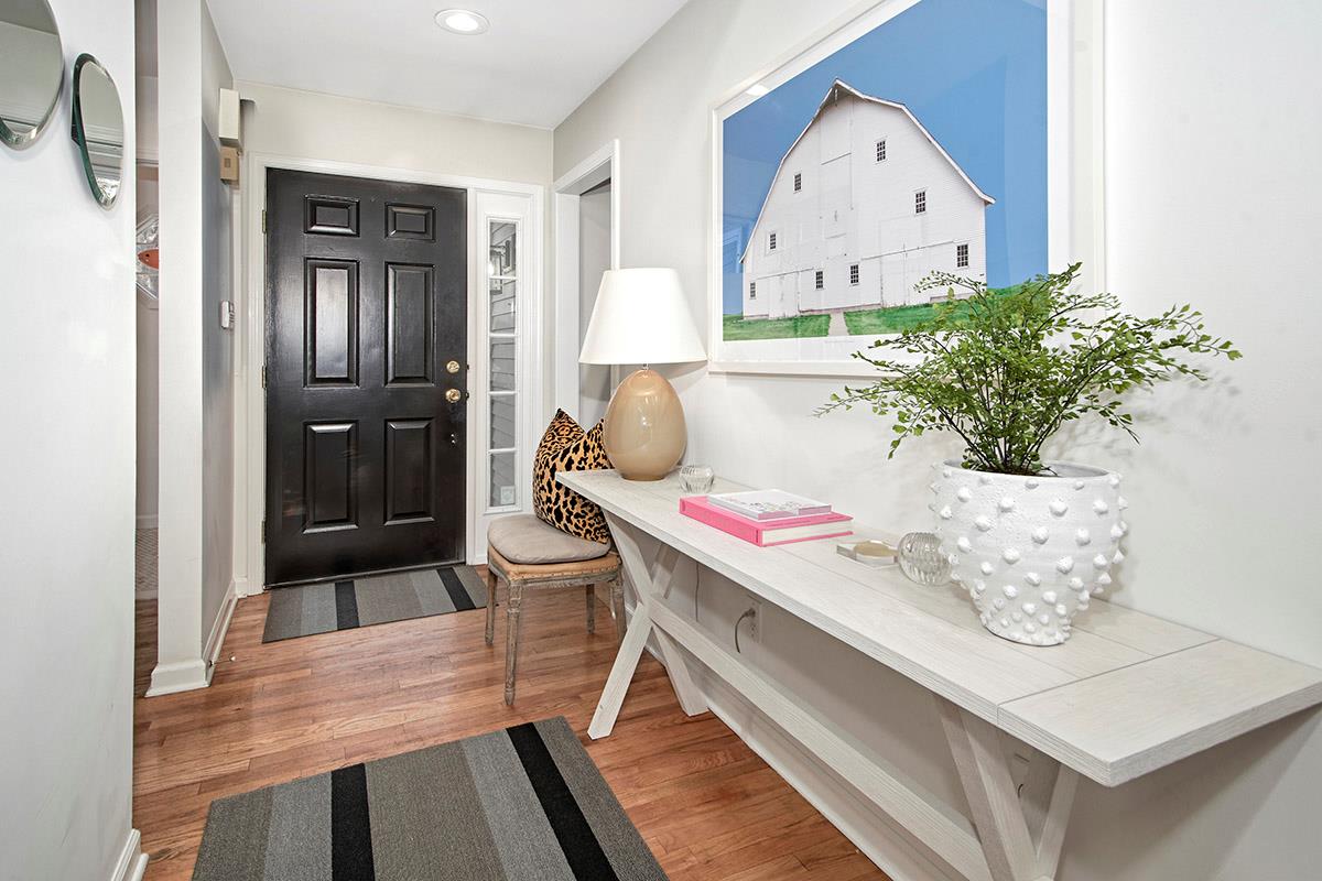 134 Ruxton Road, Mount Kisco, New York image 2