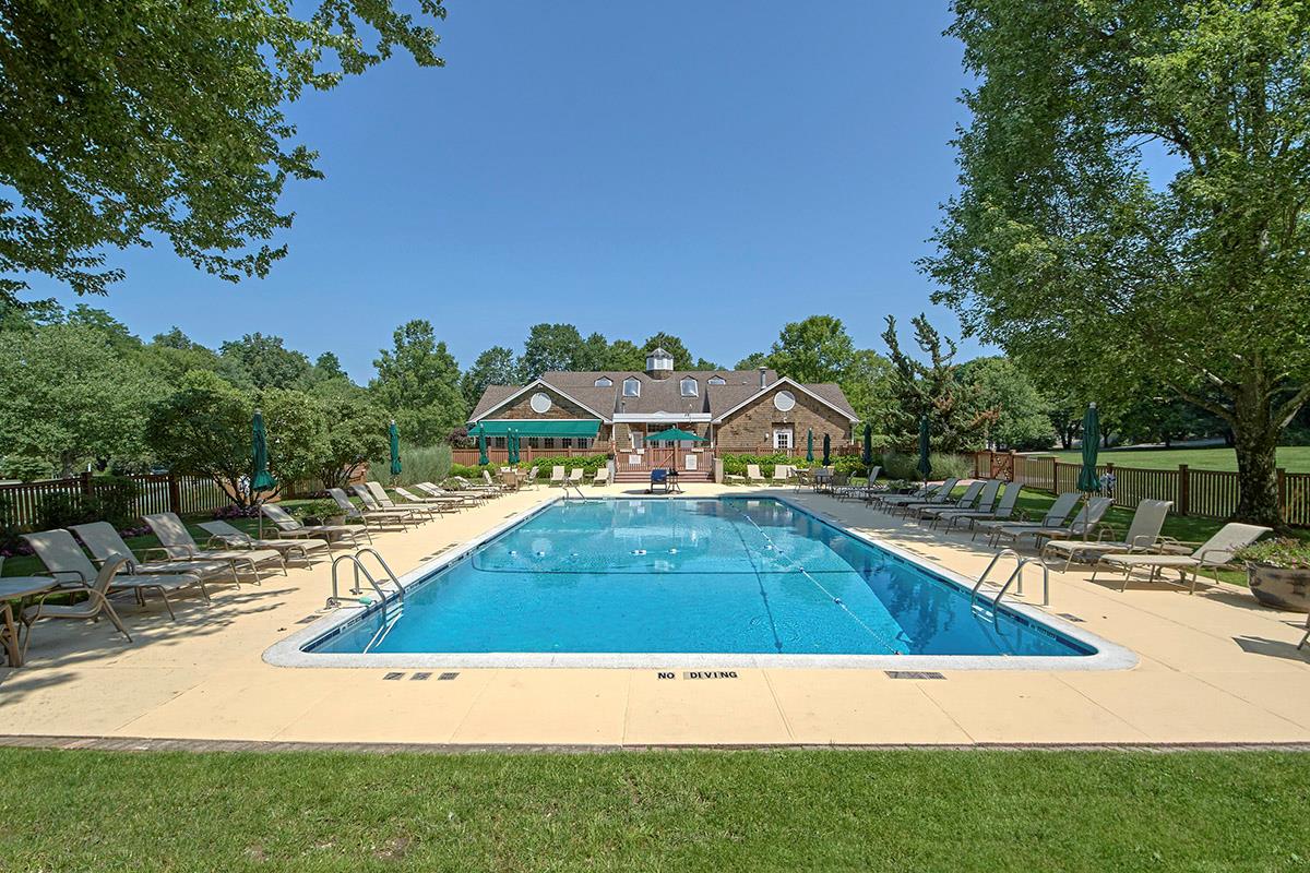 134 Ruxton Road, Mount Kisco, New York image 21