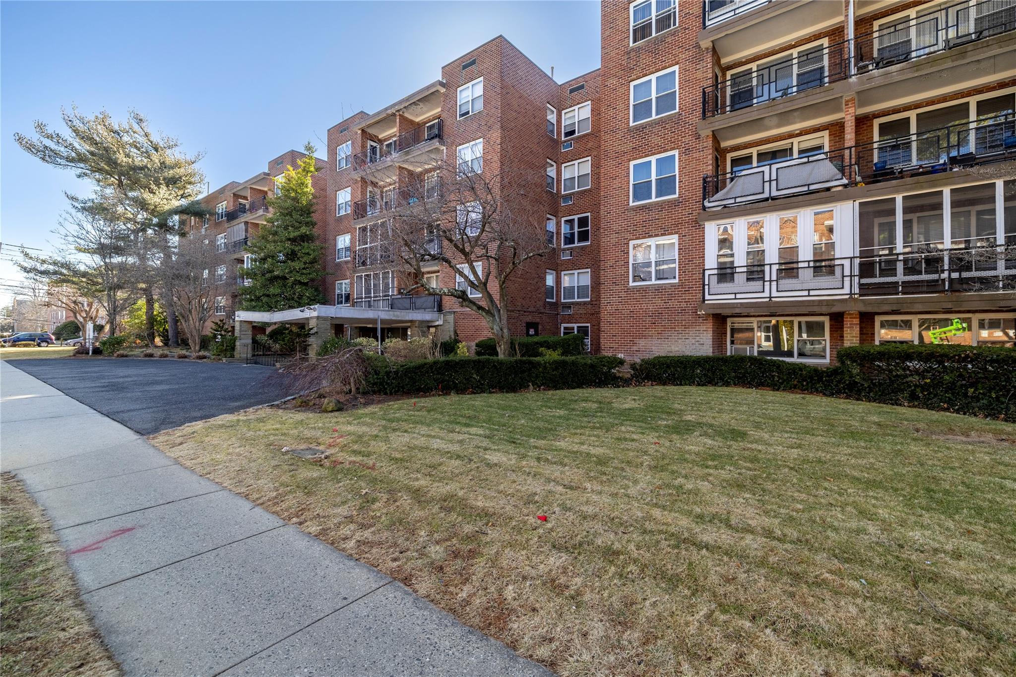 99 Randall Avenue #2C, Hempstead, New York image 2