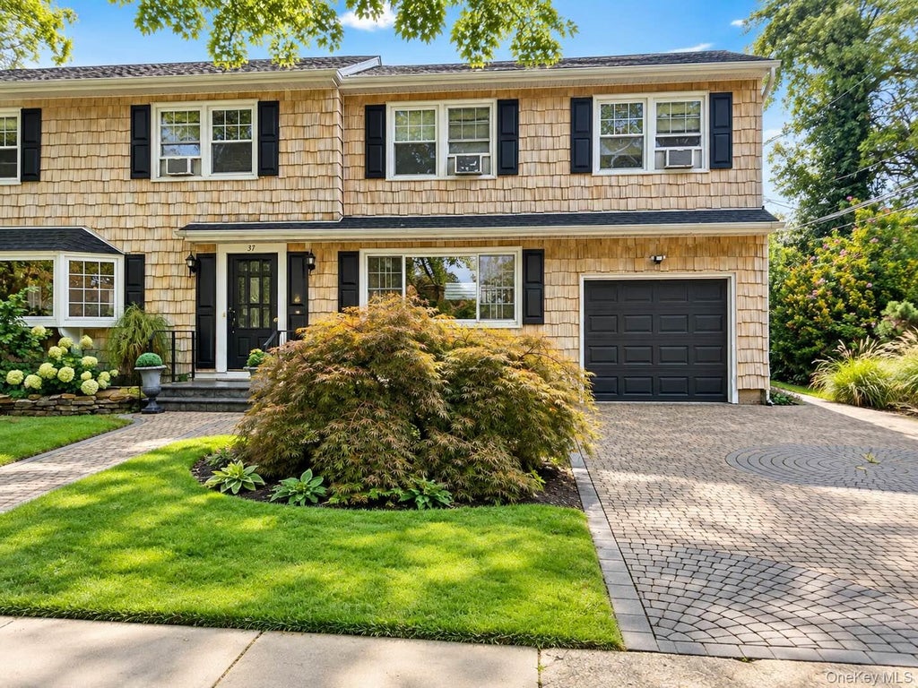 Photo of 37 Bayberry Avenue, Garden City, NY 11530 (MLS # 1056255)