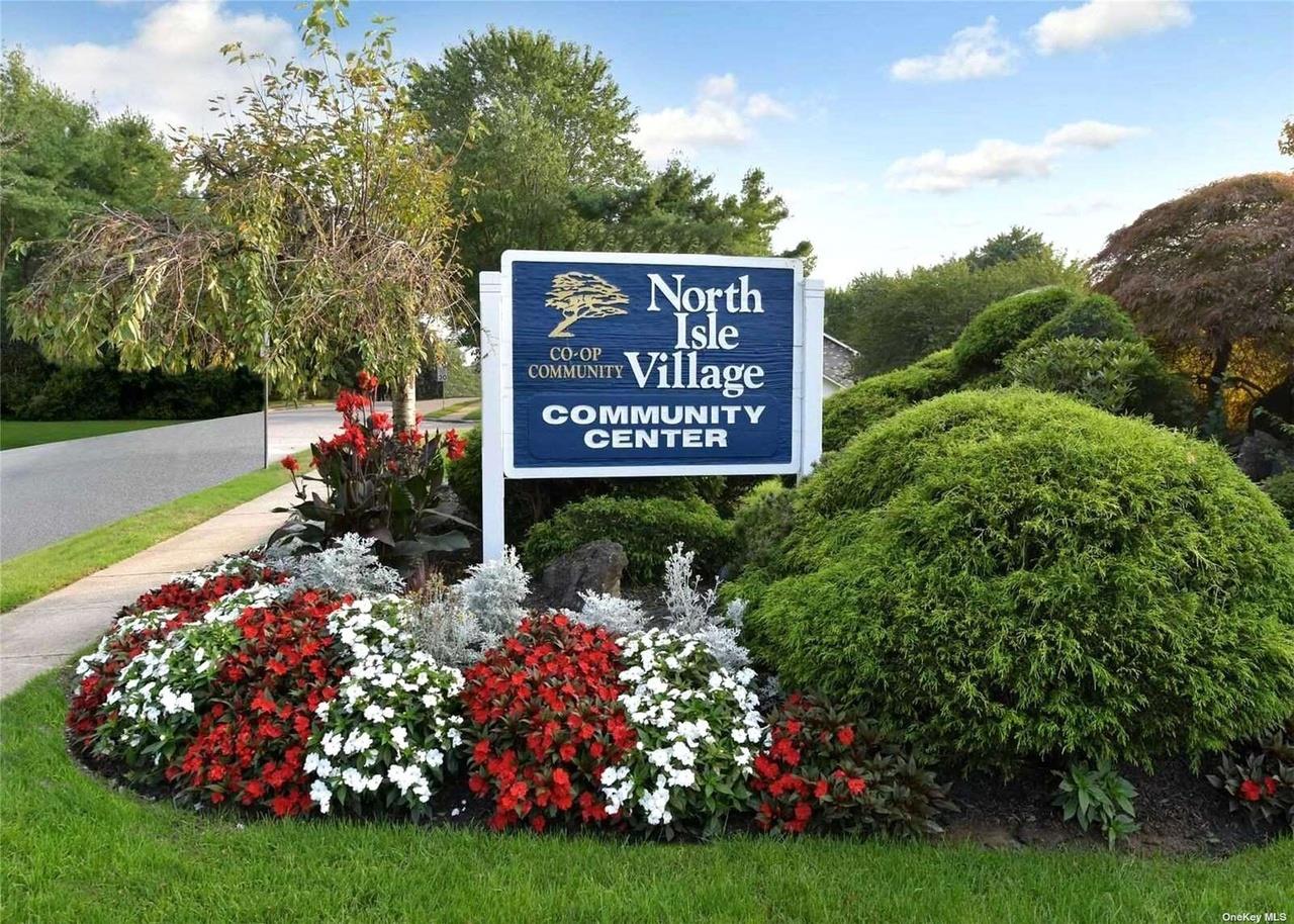 15 El Camino Ct #15, Coram, New York image 1