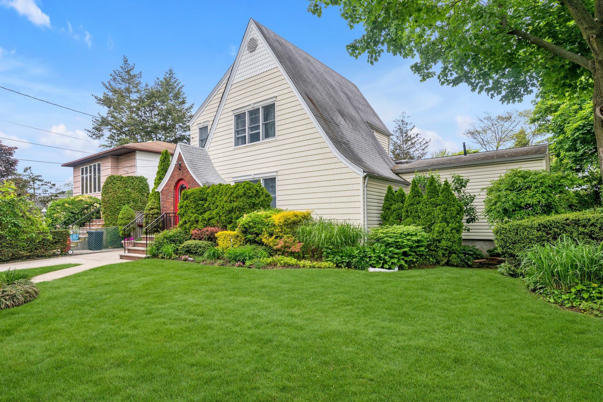1833 Gregory Avenue, Merrick, New York image 24