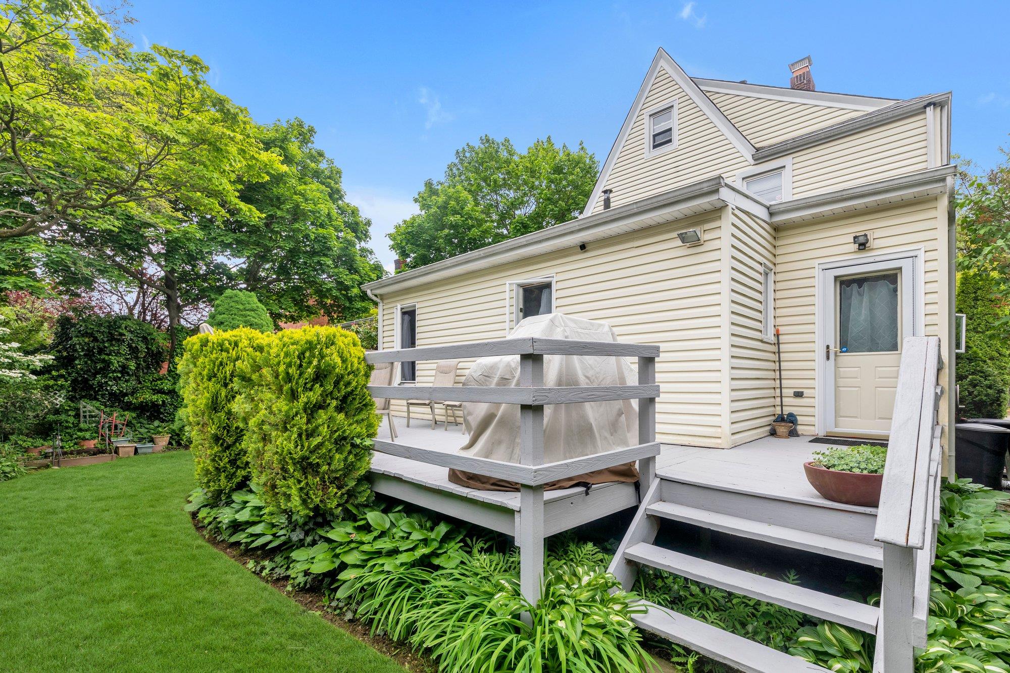 1833 Gregory Avenue, Merrick, New York image 22