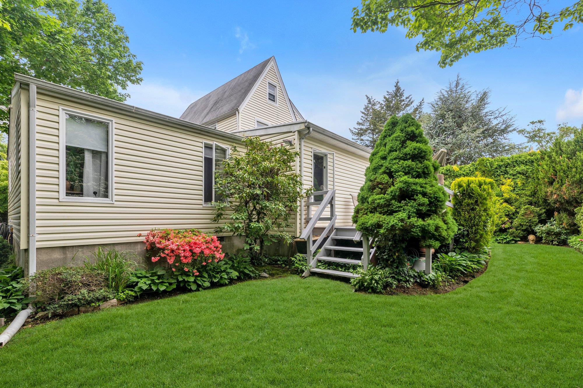 1833 Gregory Avenue, Merrick, New York image 23