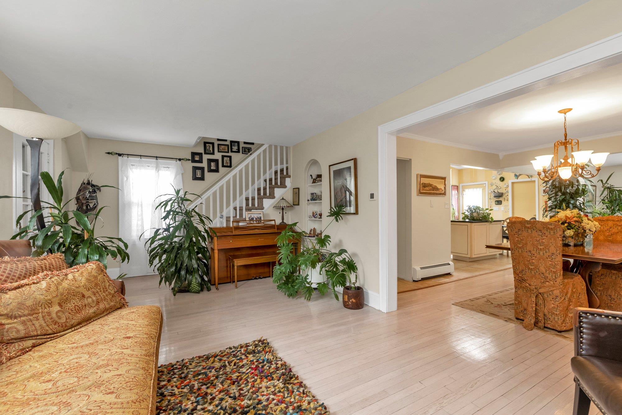 1833 Gregory Avenue, Merrick, New York image 5
