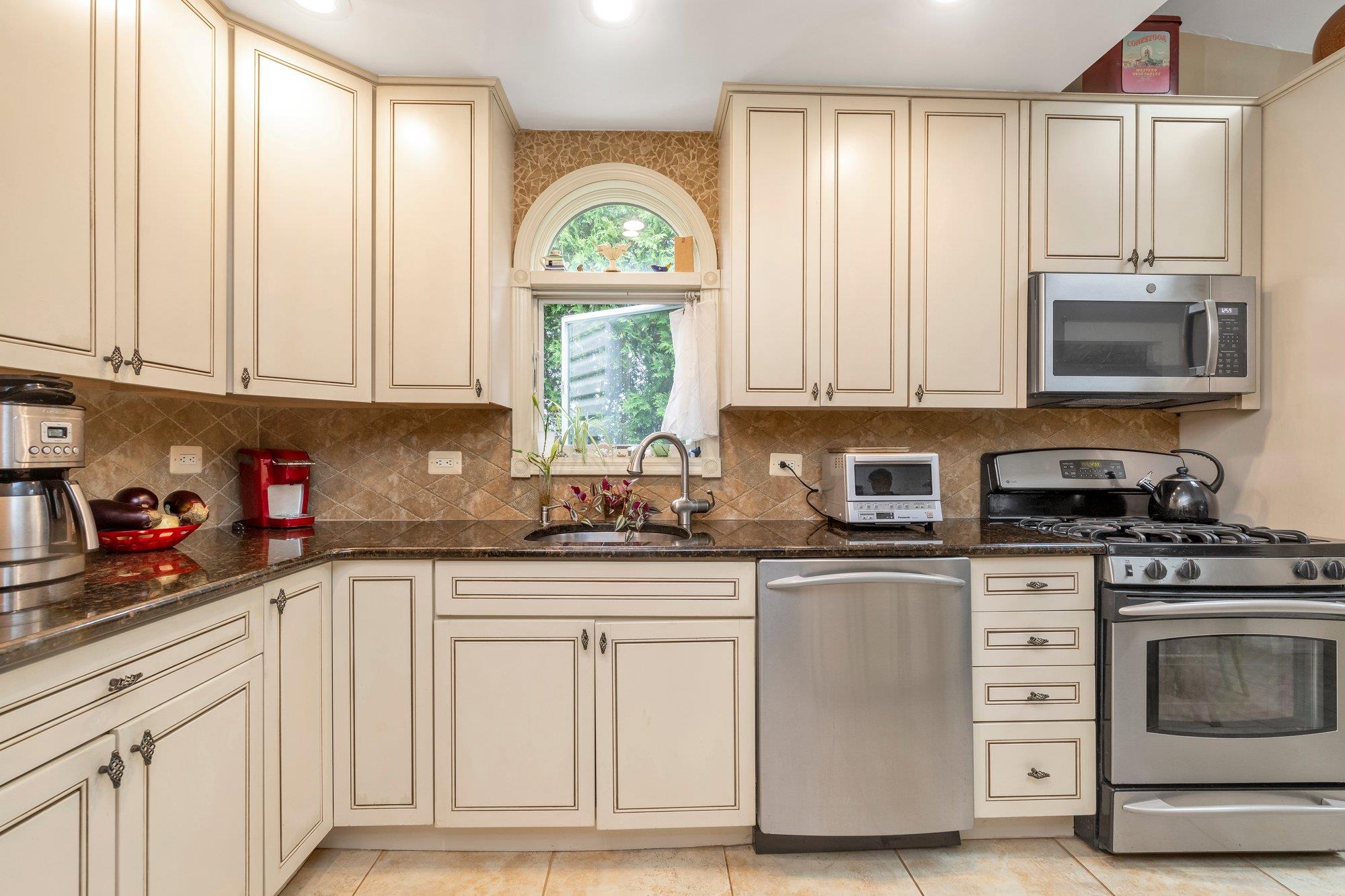 1833 Gregory Avenue, Merrick, New York image 9