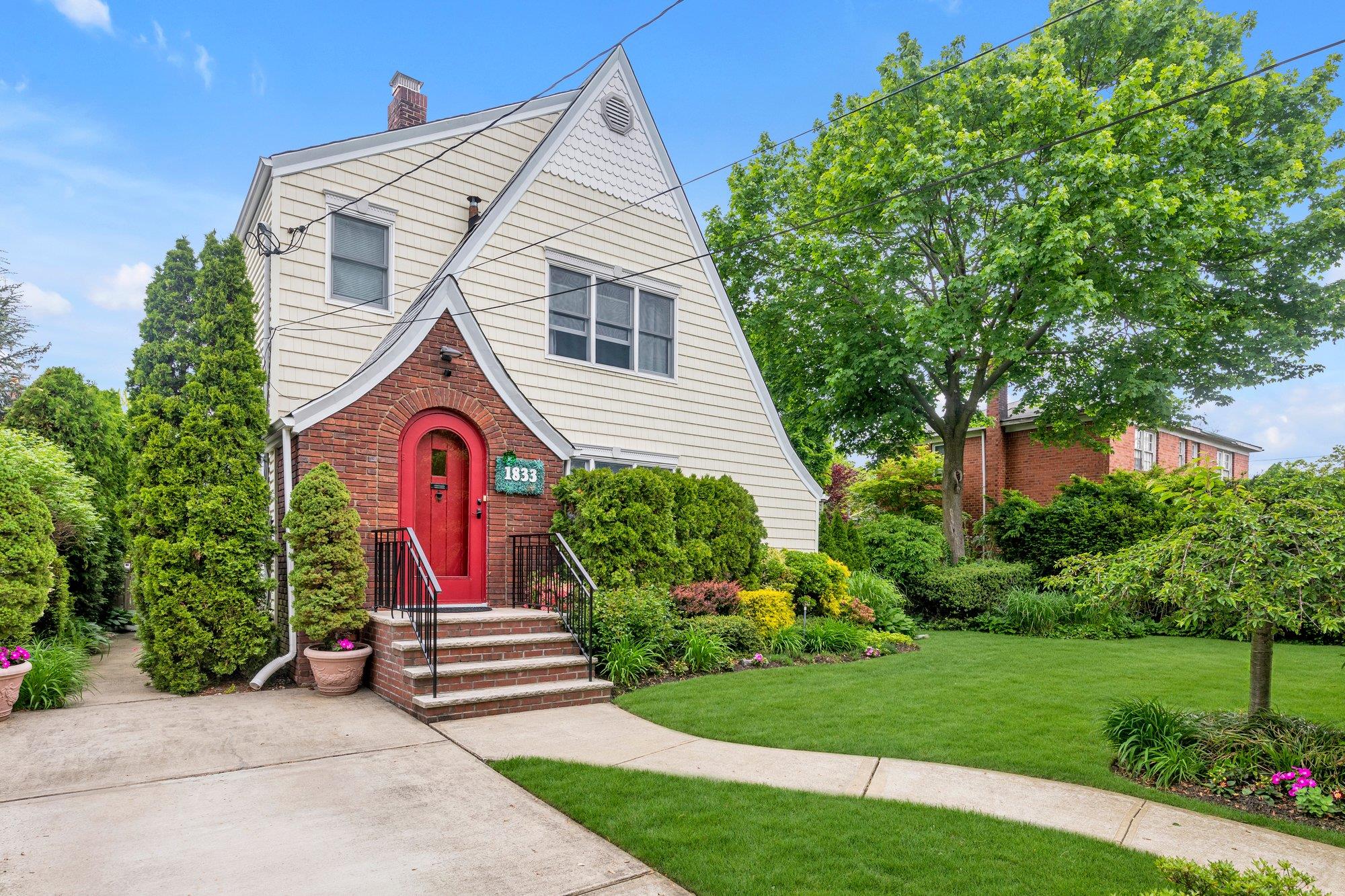 1833 Gregory Avenue, Merrick, New York image 2