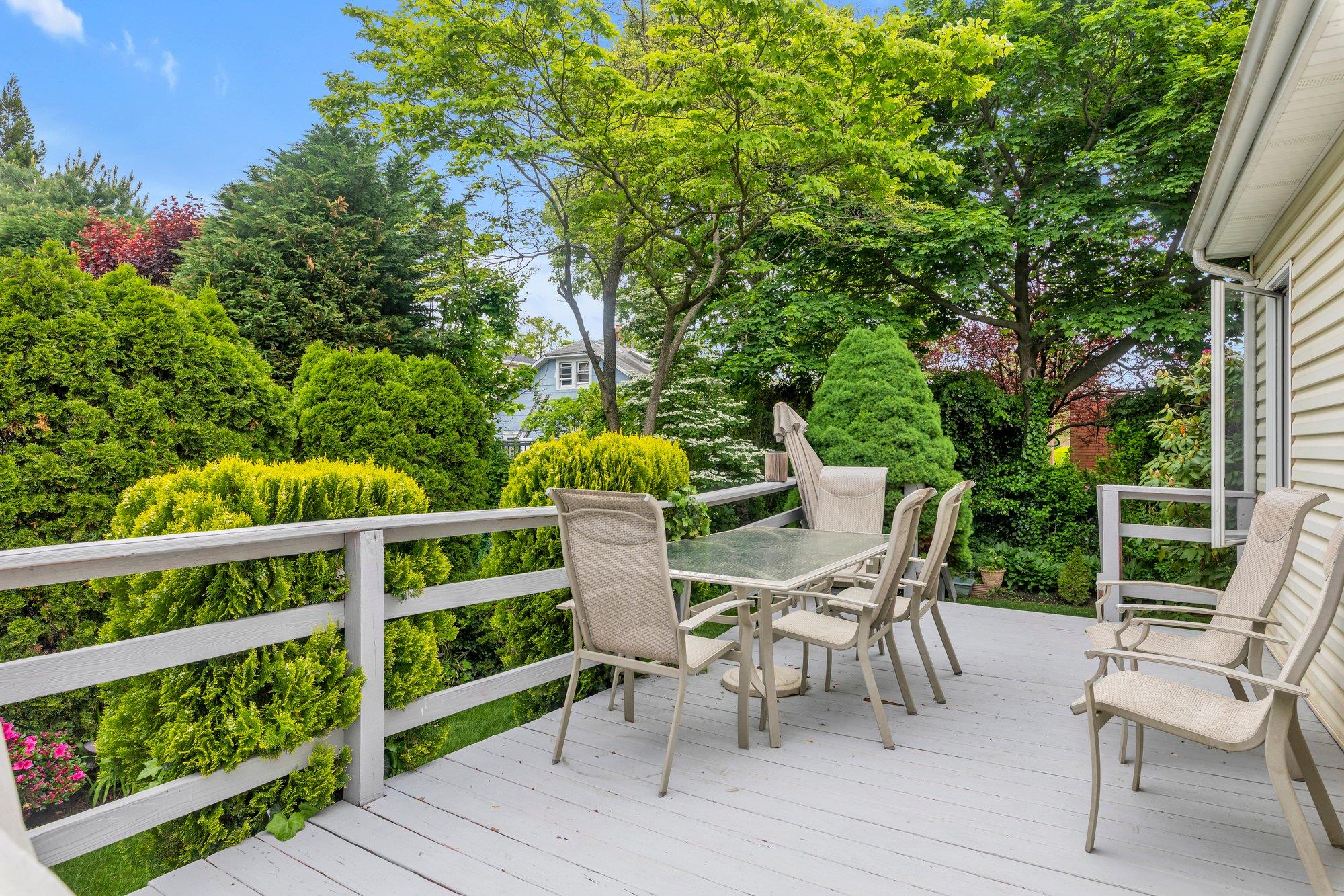 1833 Gregory Avenue, Merrick, New York image 21