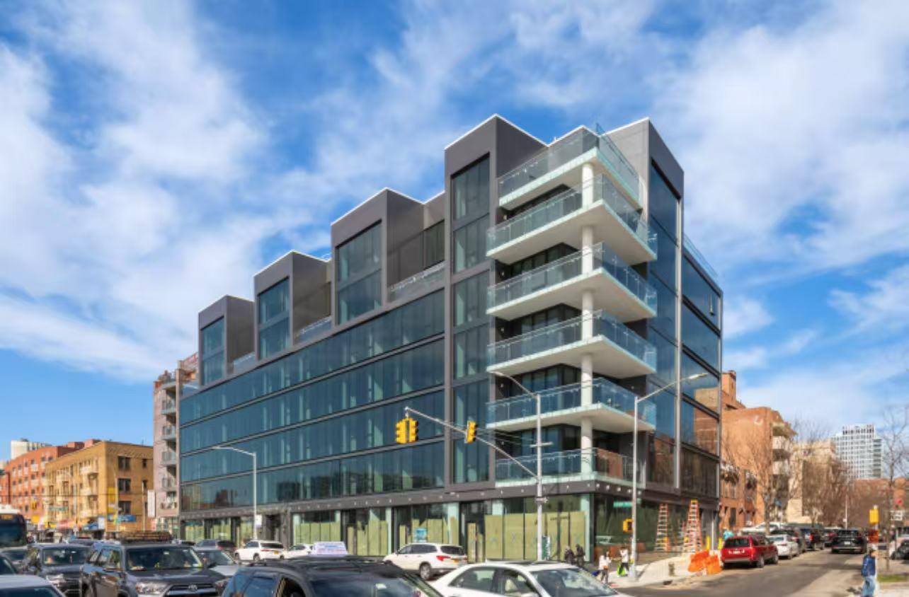 Rental Property at College Point Boulevard 2F, Flushing, Queens, NY - Bedrooms: 1 
Bathrooms: 1 
Rooms: 3  - $2,800 MO.