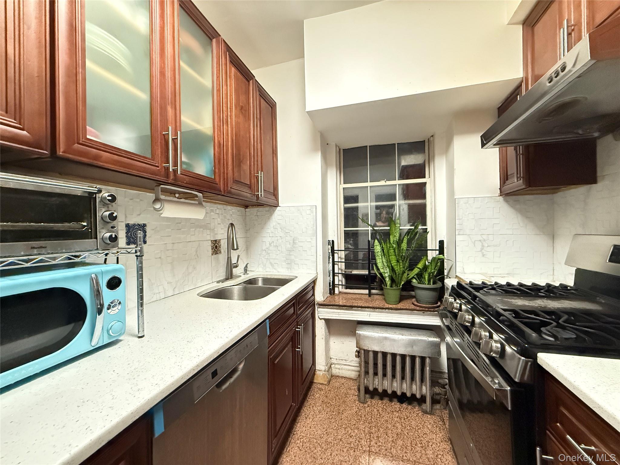 88-11 Elmhurst Avenue C7