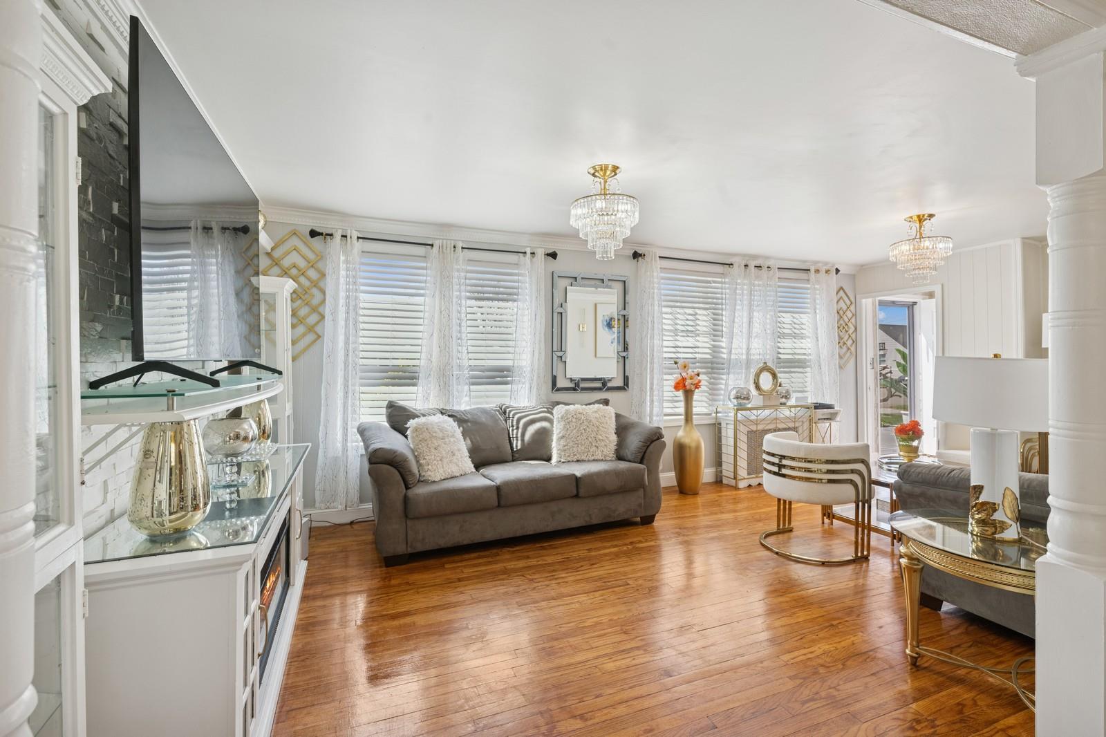 165 Throop Street, West Babylon, New York image 4