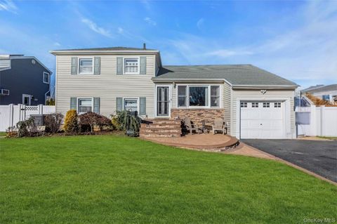 3495 Roanoke Street Seaford NY 11783