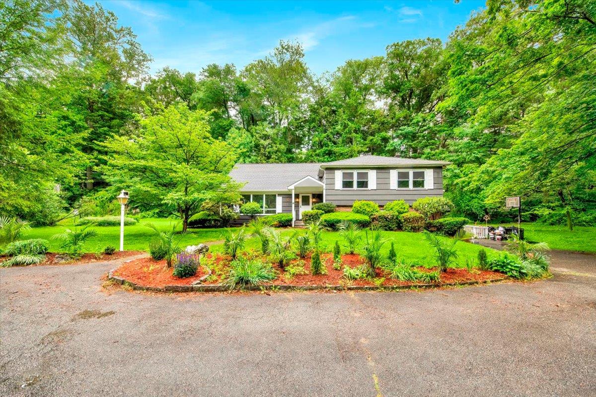 83 Sherwood Road, Cortlandt Manor, New York image 2