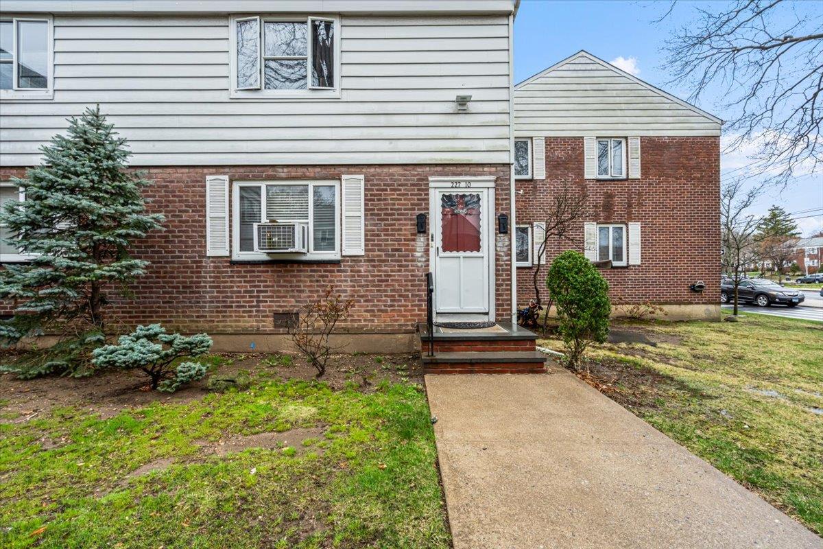 227-10 Hillside Avenue #UPPER, Queens Village, New York image 1