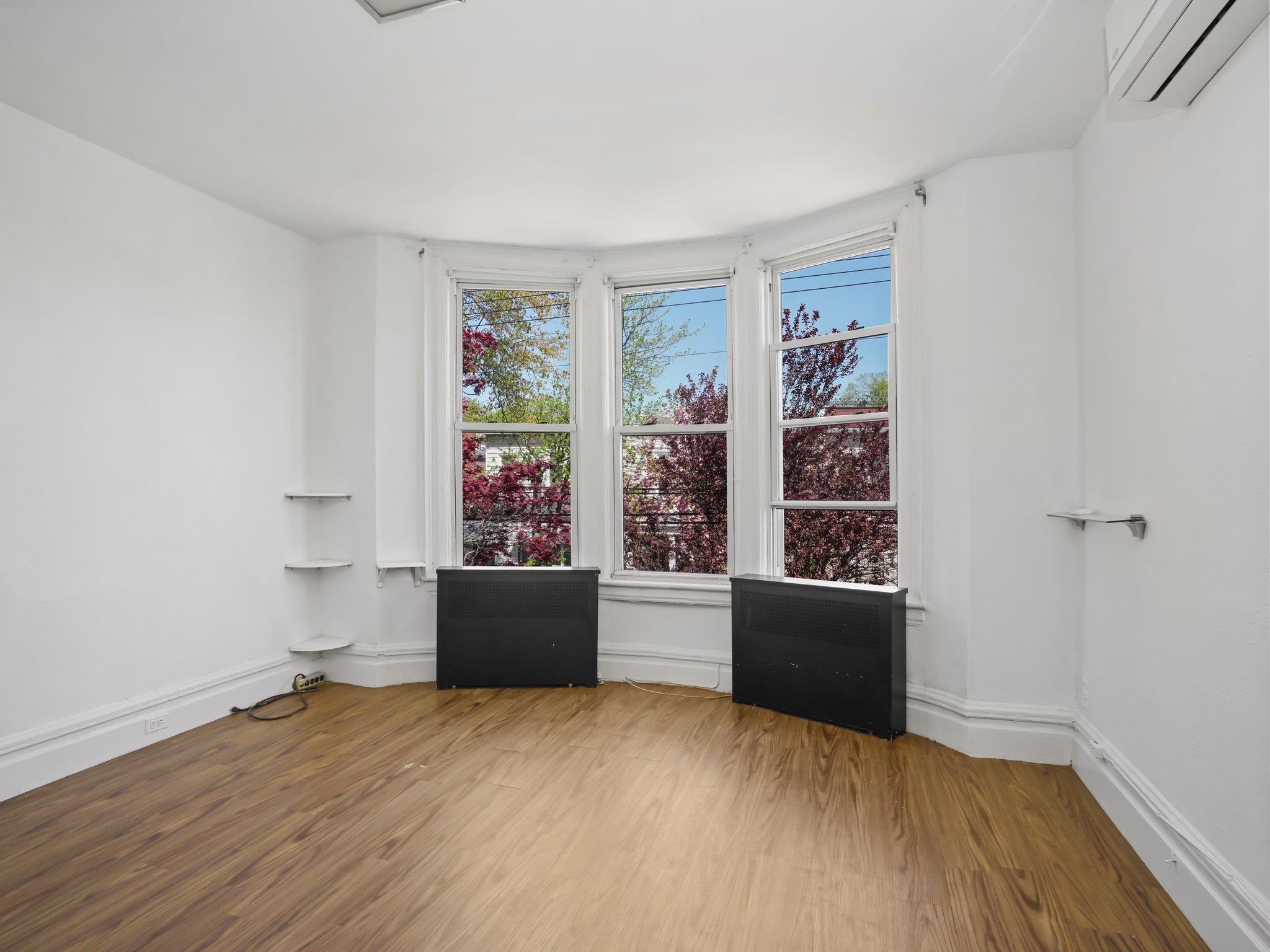 324 E 239th Street, Bronx, New York image 25
