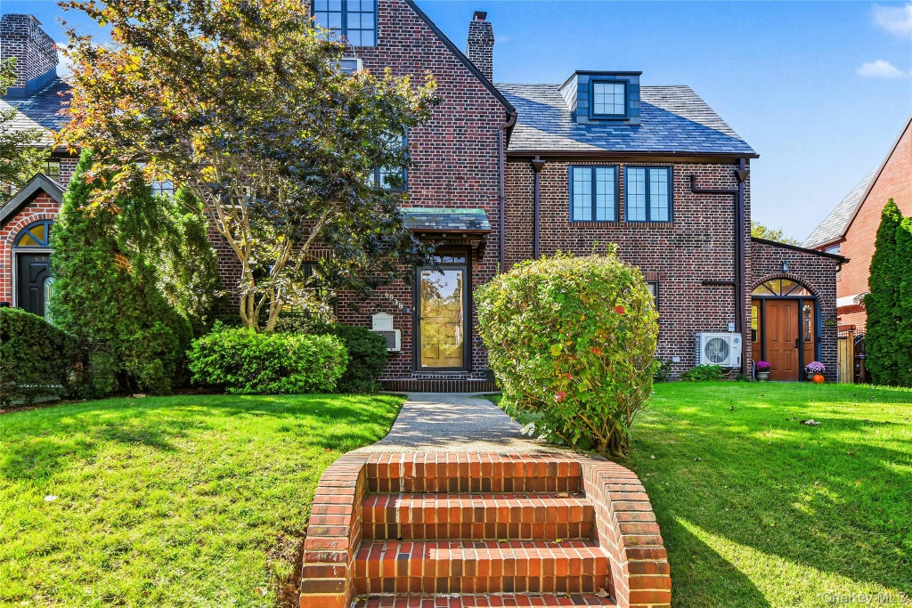 Photo of 69-38 Fleet Street, Forest Hills, NY 11375 (MLS # 1063263)