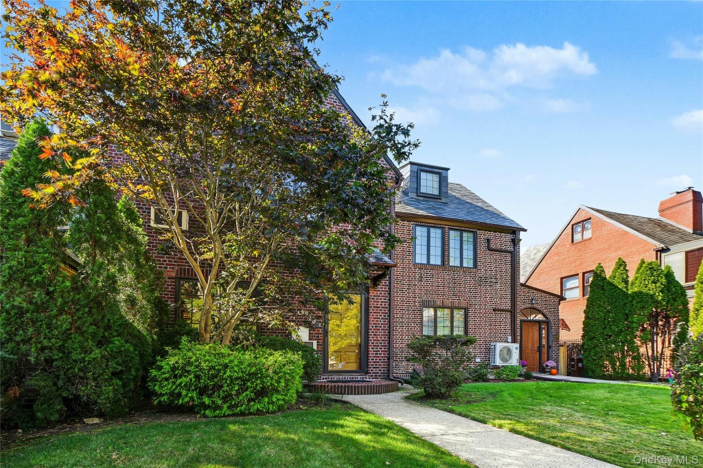 Photo of 69-38 Fleet Street, Forest Hills, NY 11375 (MLS # 1063263)