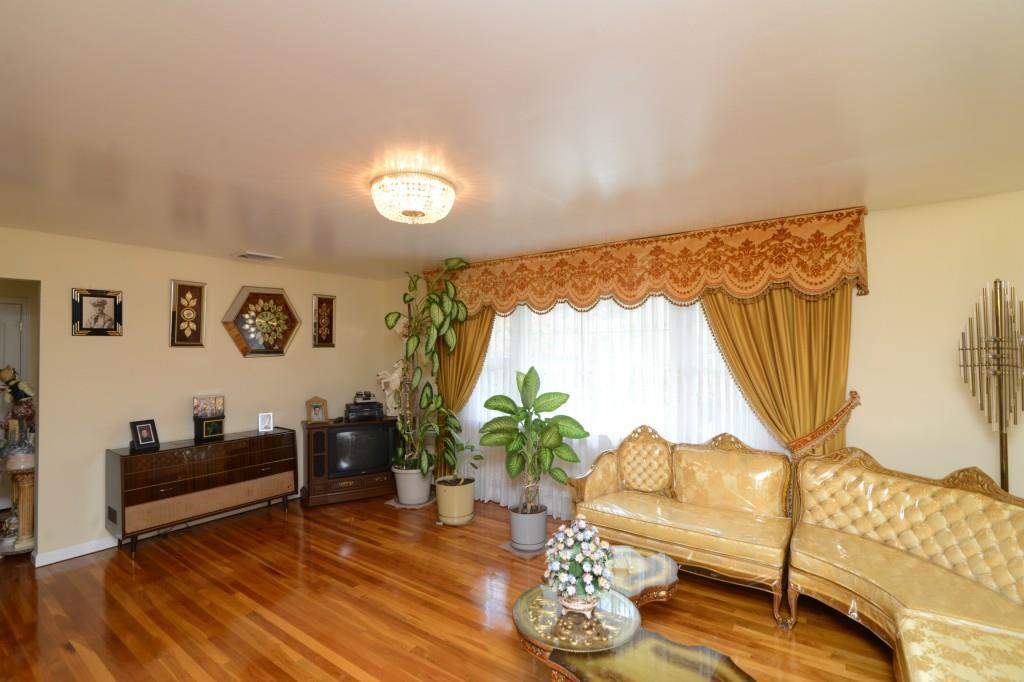 570 Manville Road, Pleasantville, New York image 5