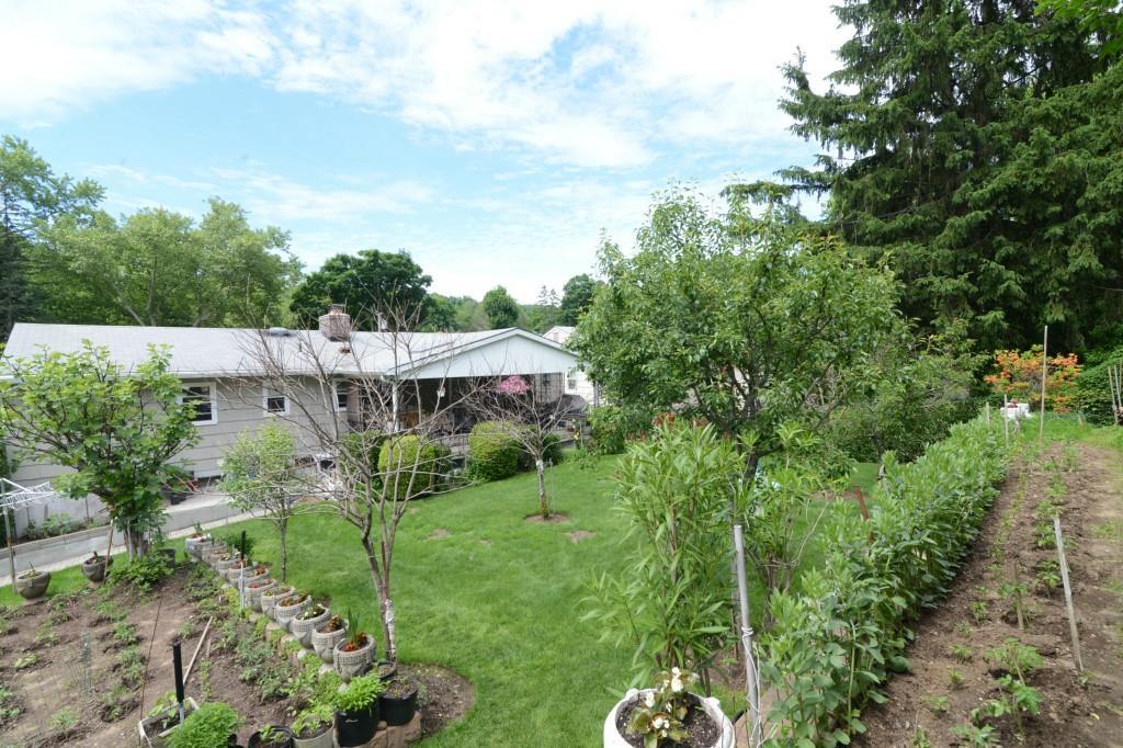 570 Manville Road, Pleasantville, New York image 28