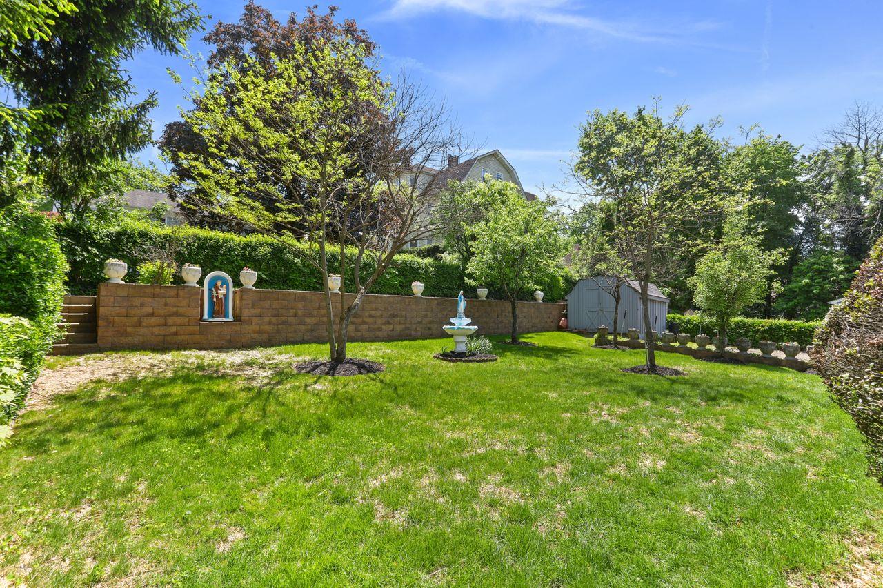570 Manville Road, Pleasantville, New York image 29