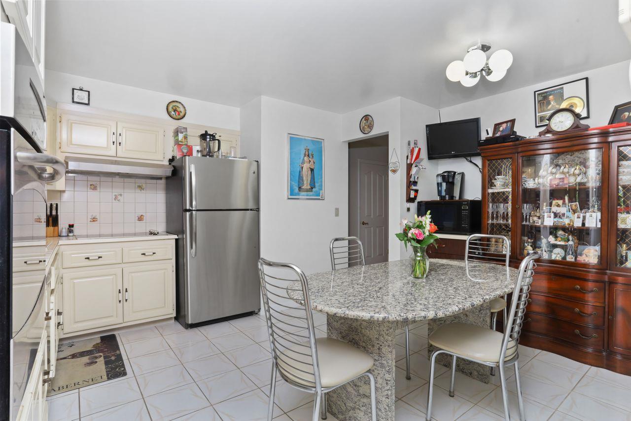 570 Manville Road, Pleasantville, New York image 3