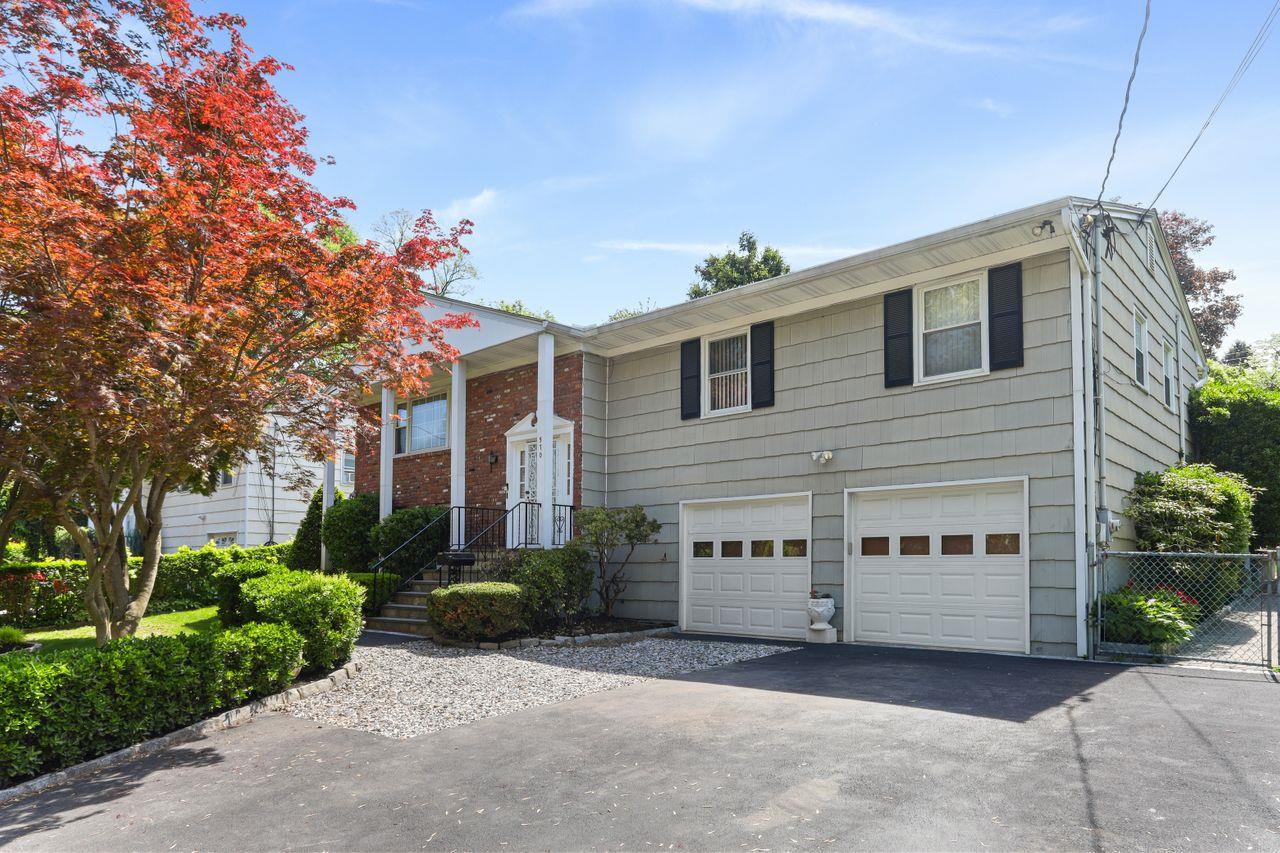 570 Manville Road, Pleasantville, New York image 30