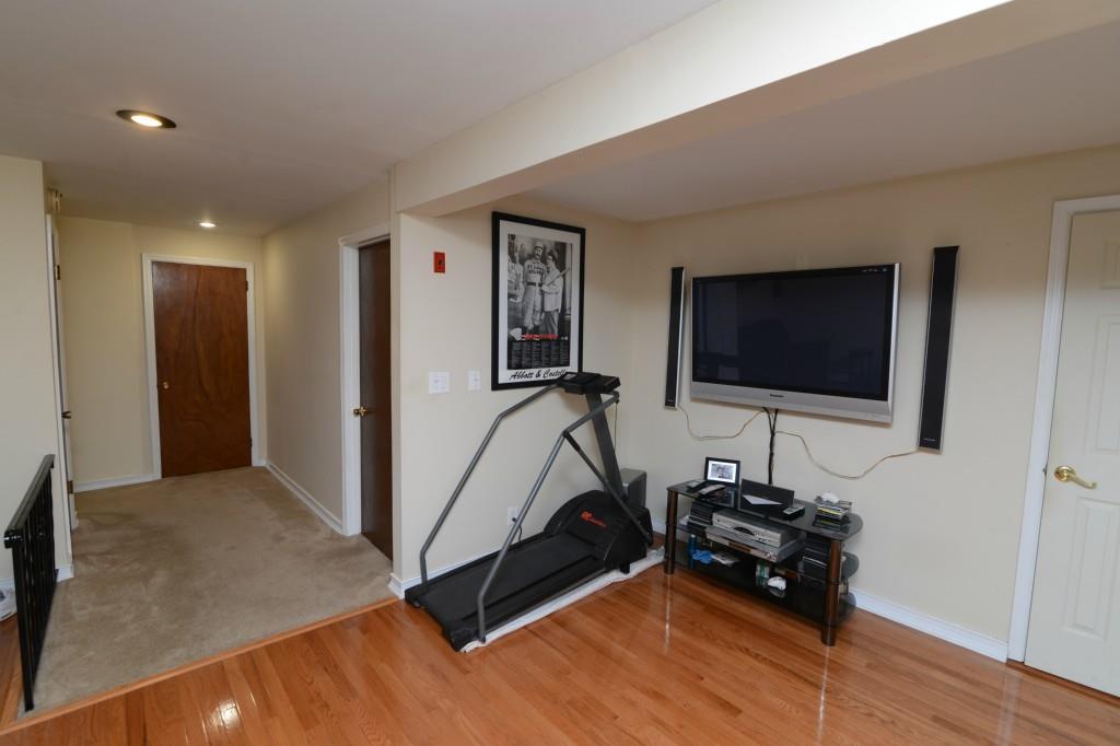 570 Manville Road, Pleasantville, New York image 19
