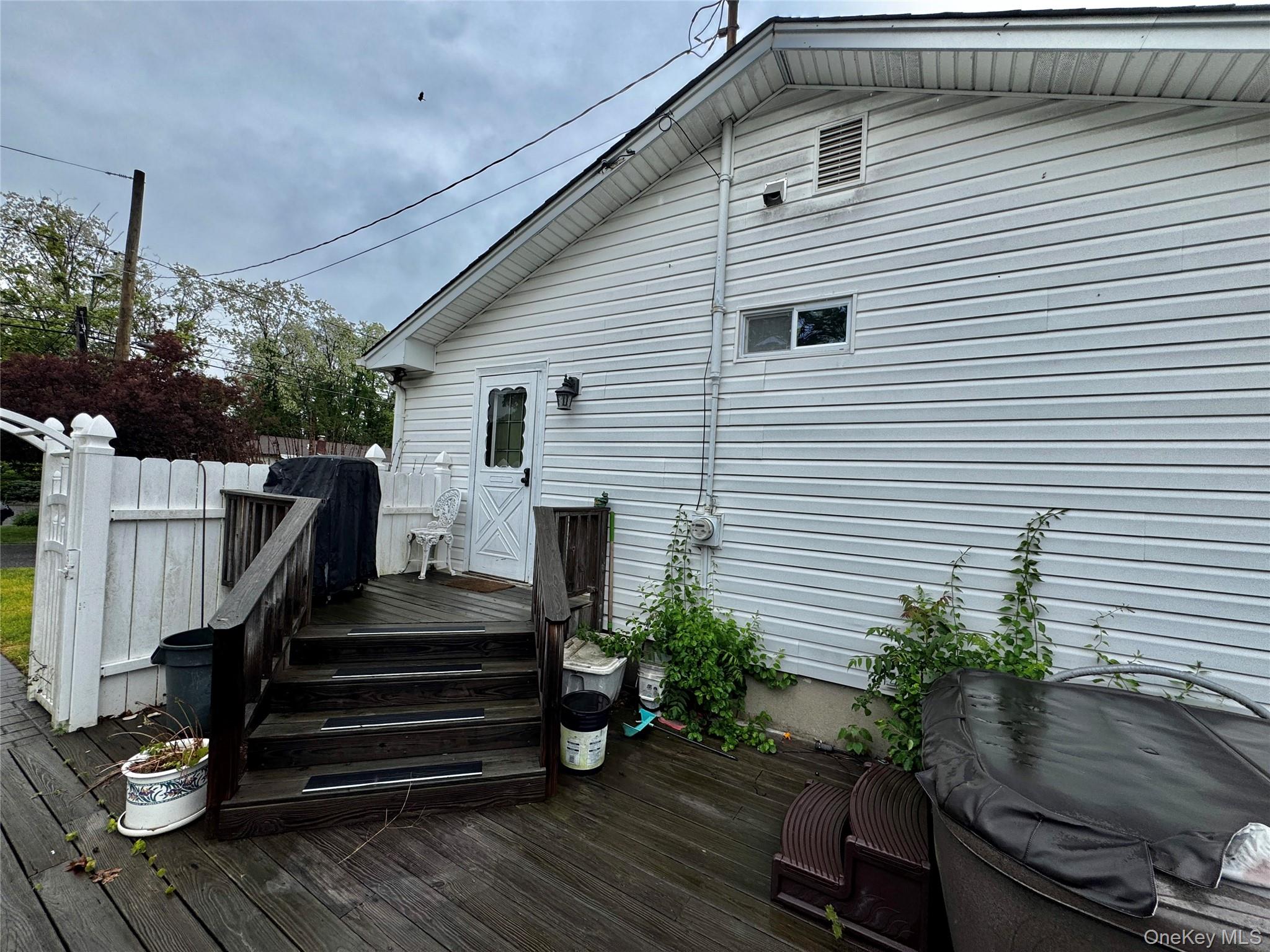 30 Woodmere Place