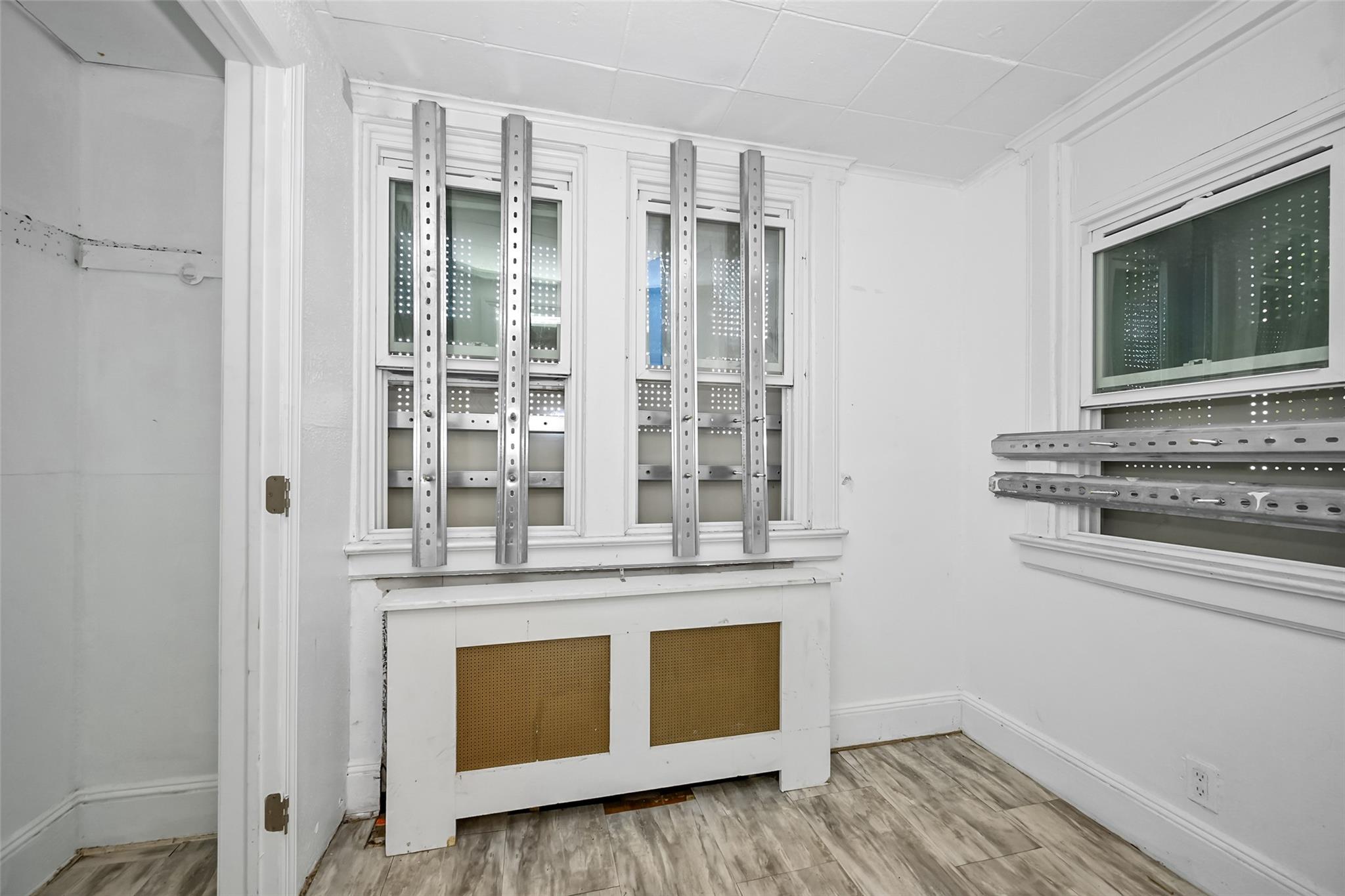 95 Park Avenue, Roosevelt, New York image 5
