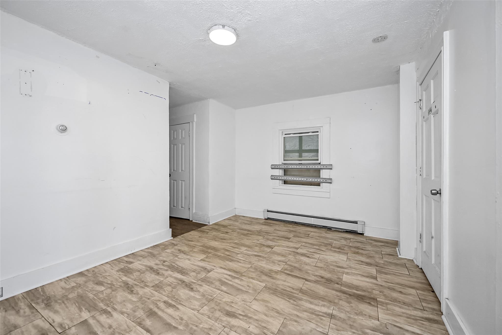 95 Park Avenue, Roosevelt, New York image 3