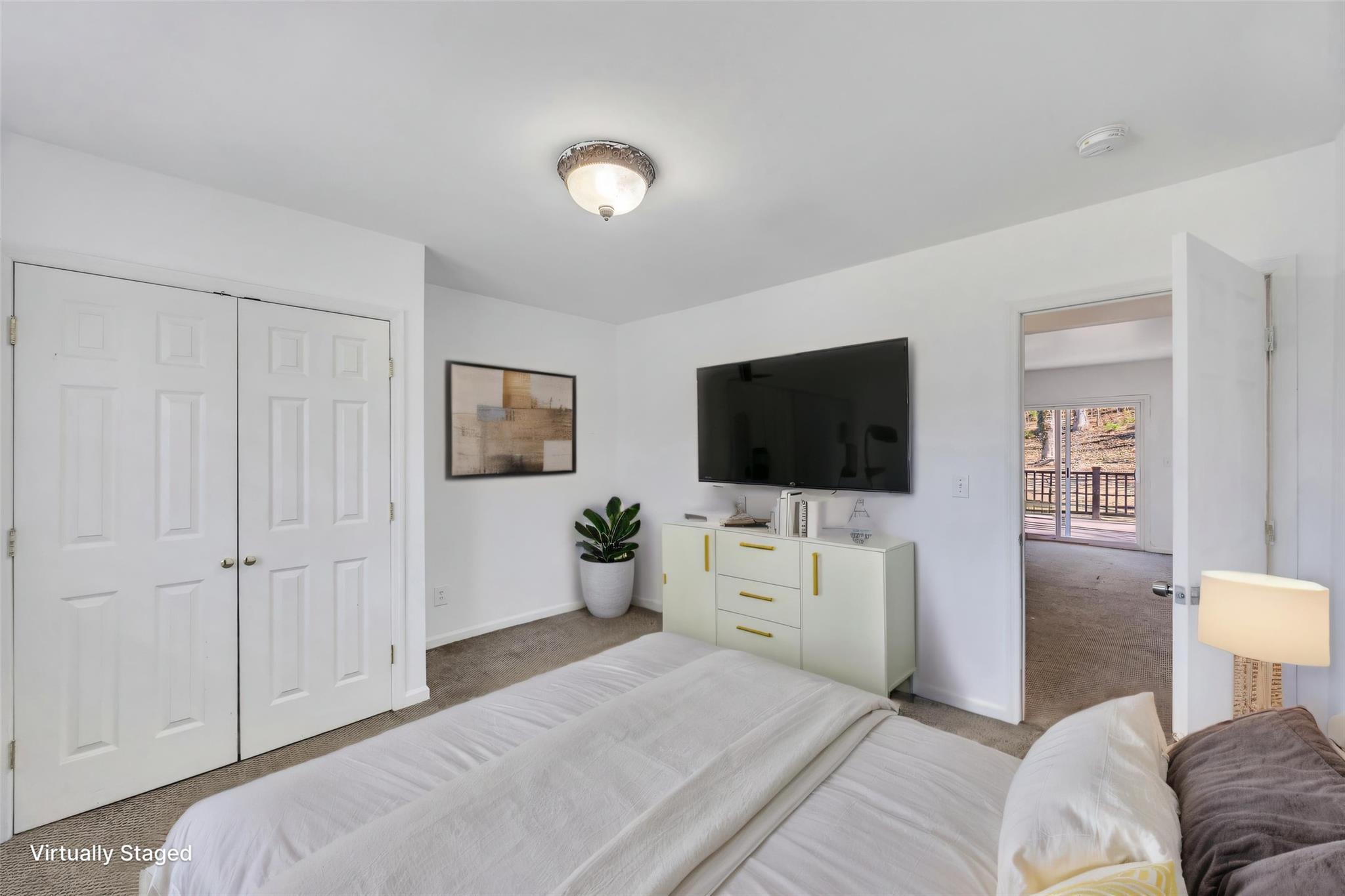 16 SE Beverly Road, South Huntington, New York image 22