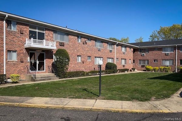 91 S CLINTON AVE APT 10C, BAY SHORE, NY 11706 - Image fa9a74e683e1c8f776062c00b2cb2b08/1416004534