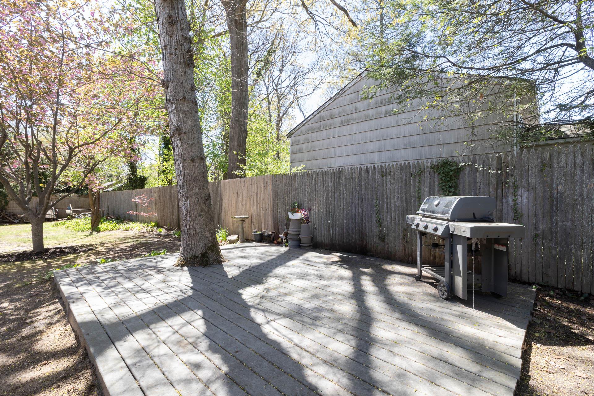 8 Parkside Avenue, Miller Place, New York image 27