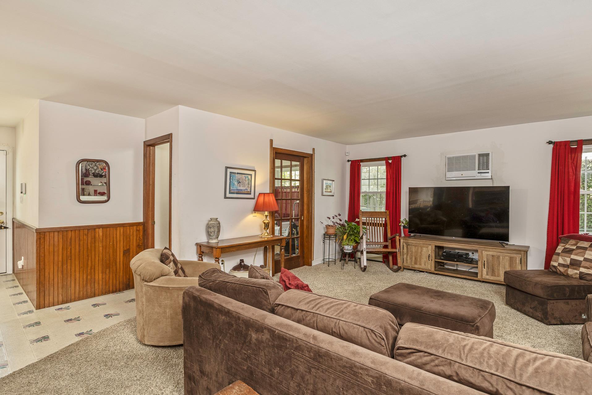 8 Parkside Avenue, Miller Place, New York image 13