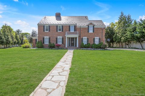 13 Arbor Place Glen Cove NY 11542