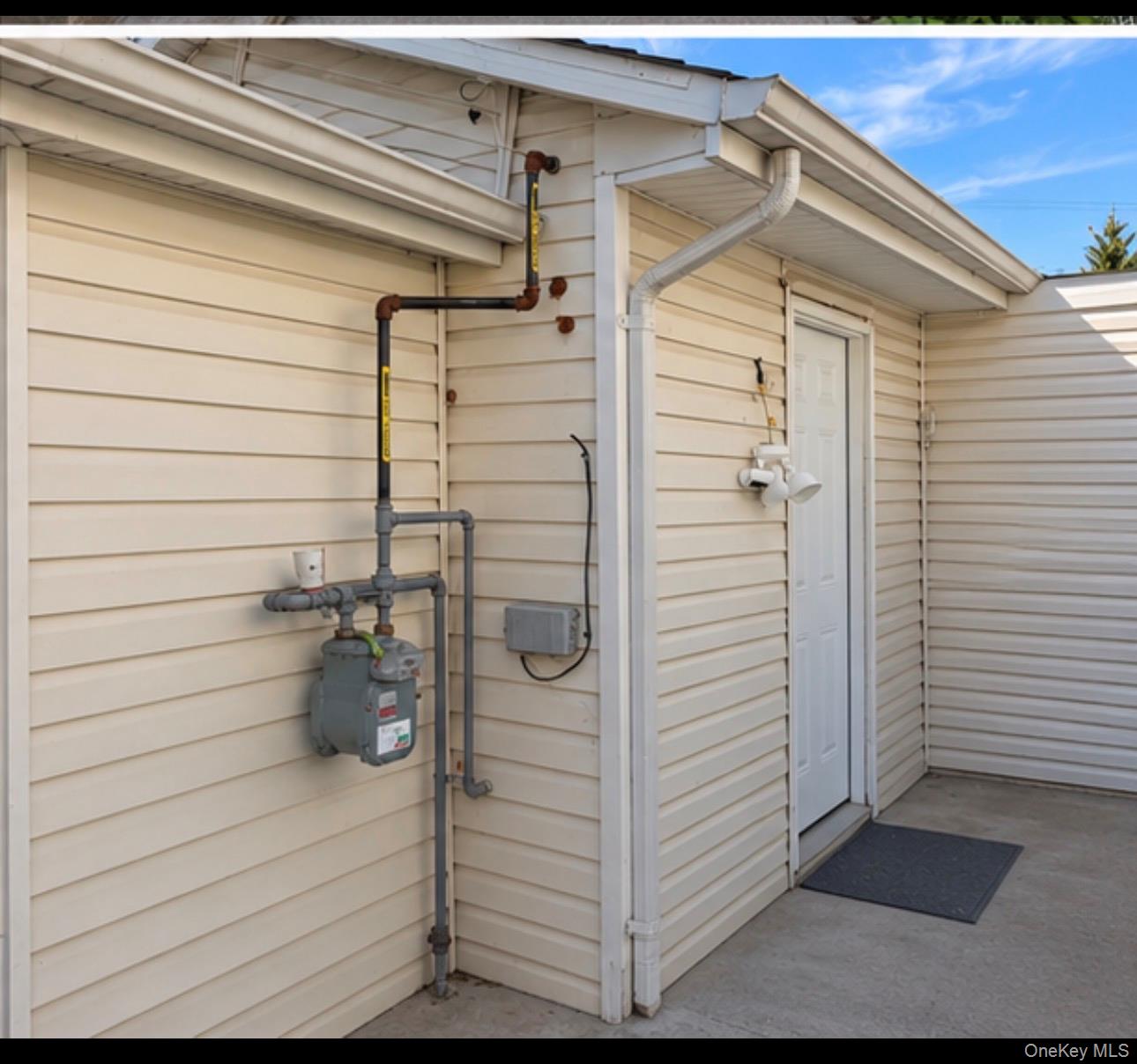 299 Colony Avenue