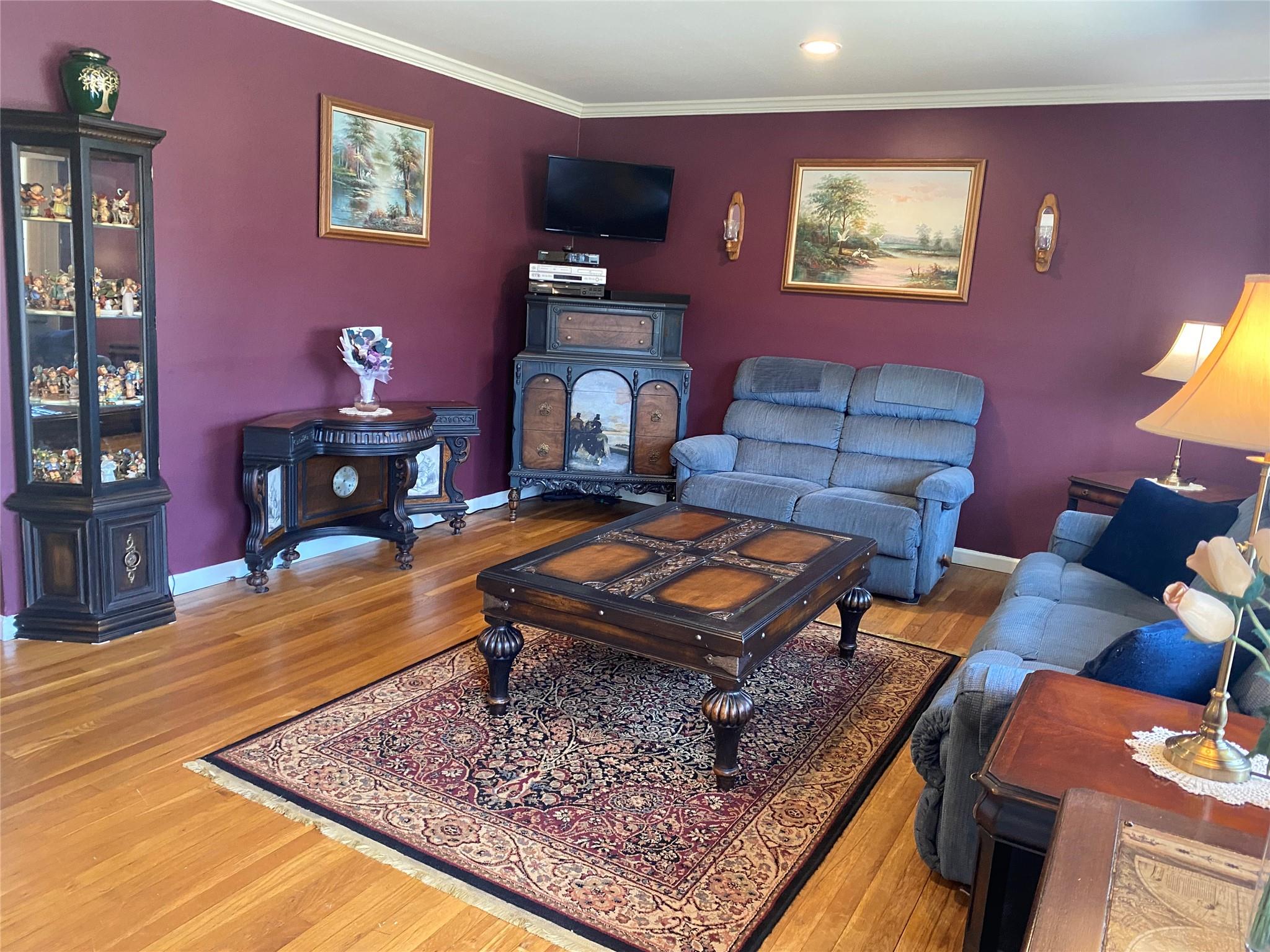 42 Crocus Lane, Commack, New York image 3