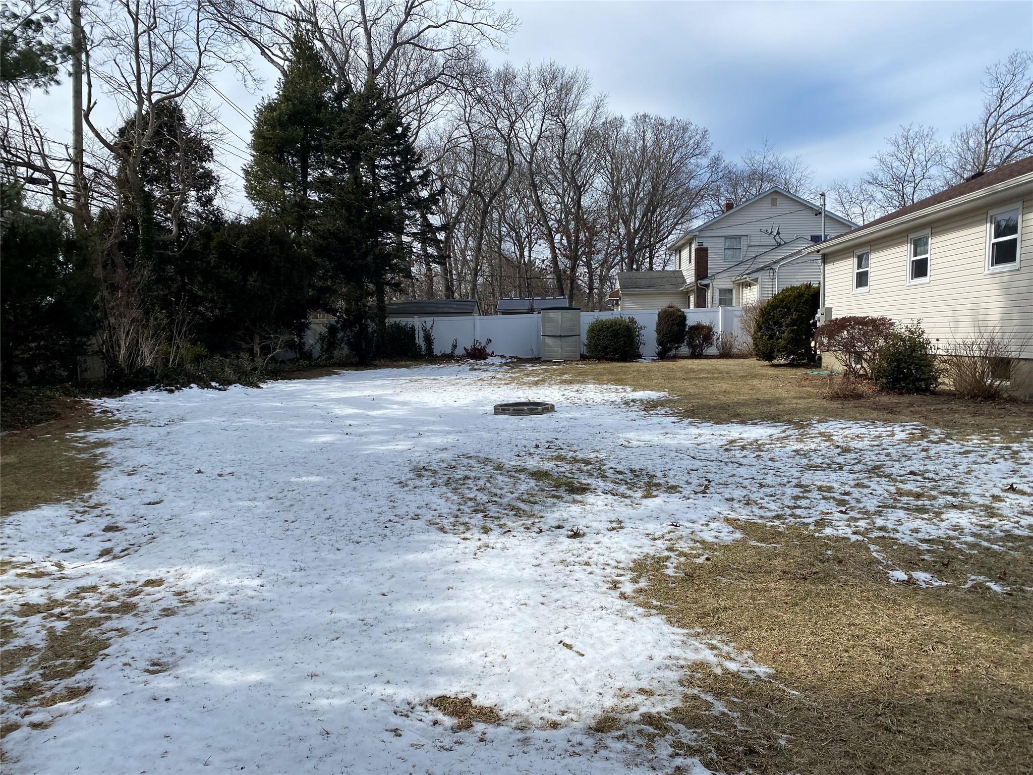 42 Crocus Lane, Commack, New York image 22