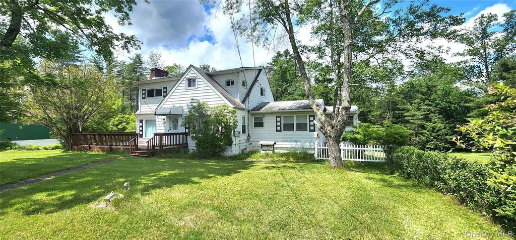 Photo of 530 Sackett Lake Road, Monticello, NY 12701 (MLS # 984471)