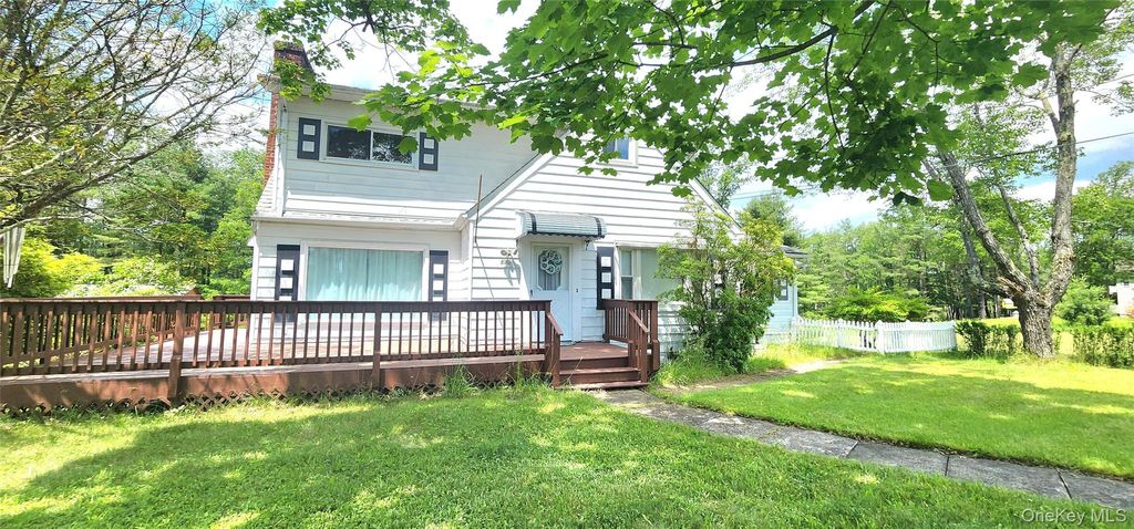 Photo of 530 Sackett Lake Road, Monticello, NY 12701 (MLS # 984471)