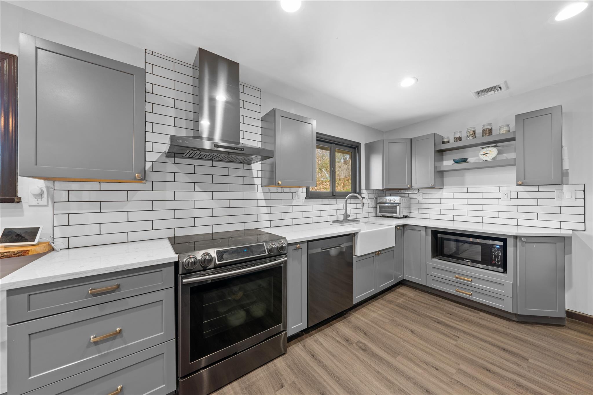 26 Lotowana Lane, Stony Brook, New York image 21