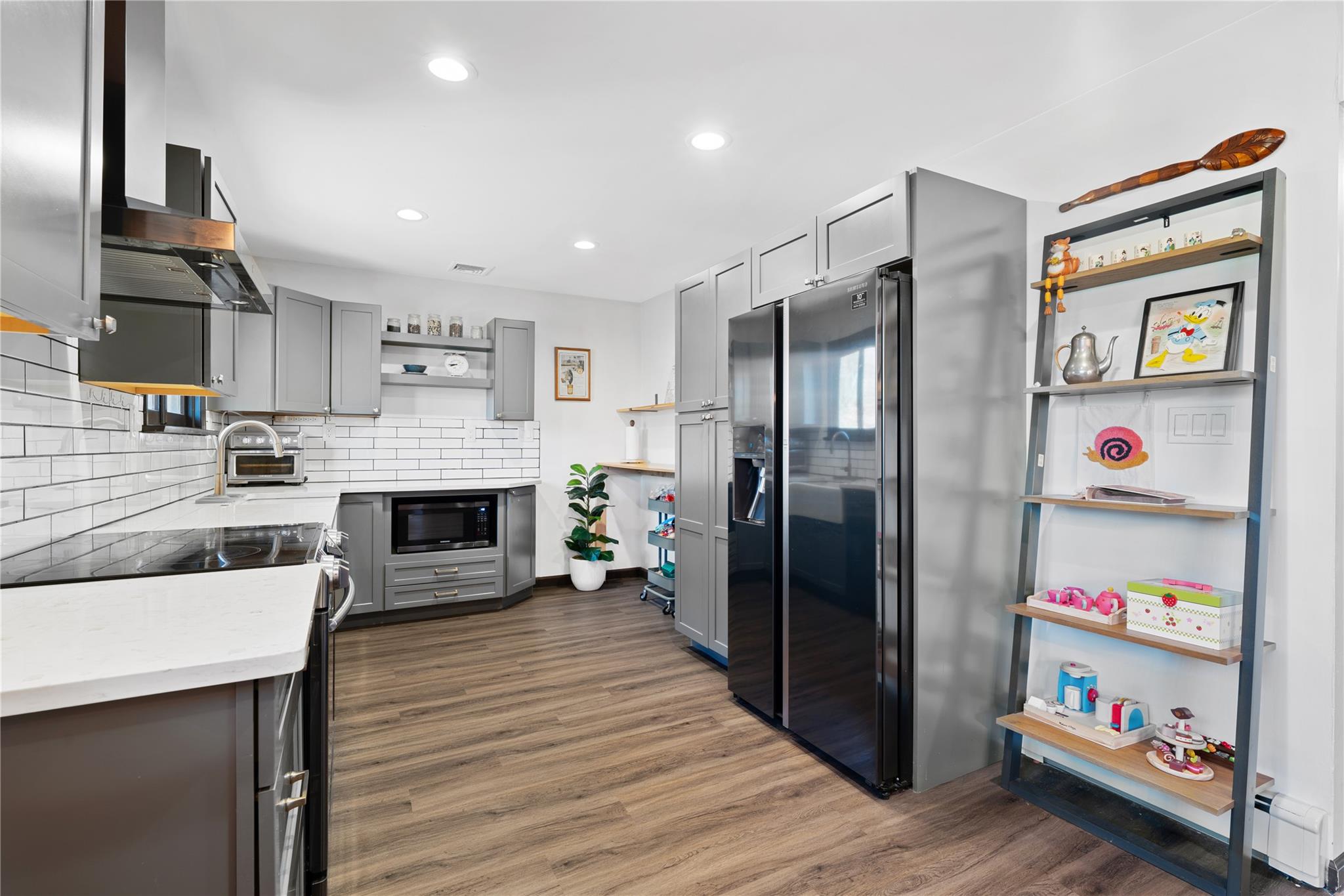 26 Lotowana Lane, Stony Brook, New York image 23