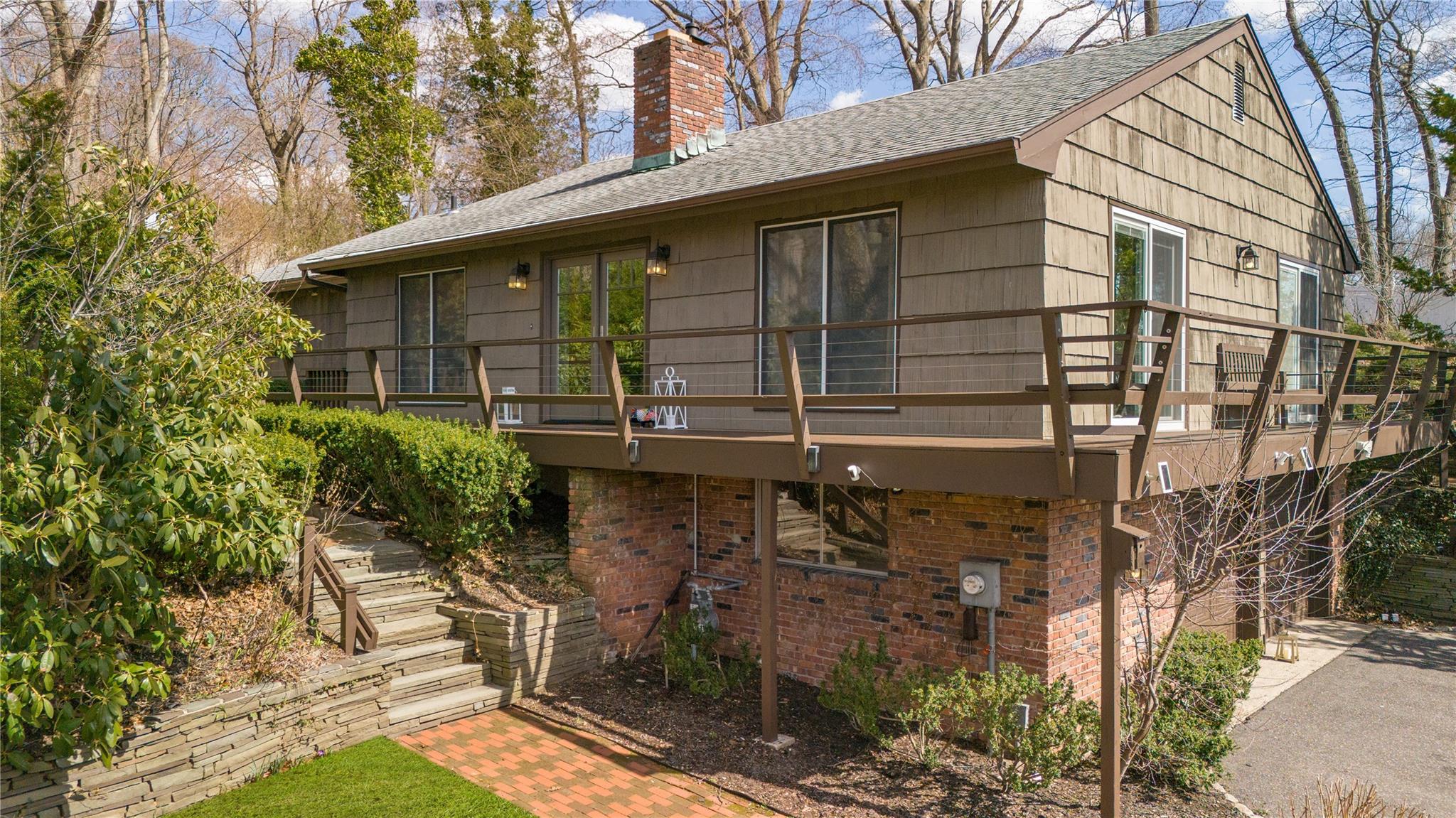 26 Lotowana Lane, Stony Brook, New York image 2
