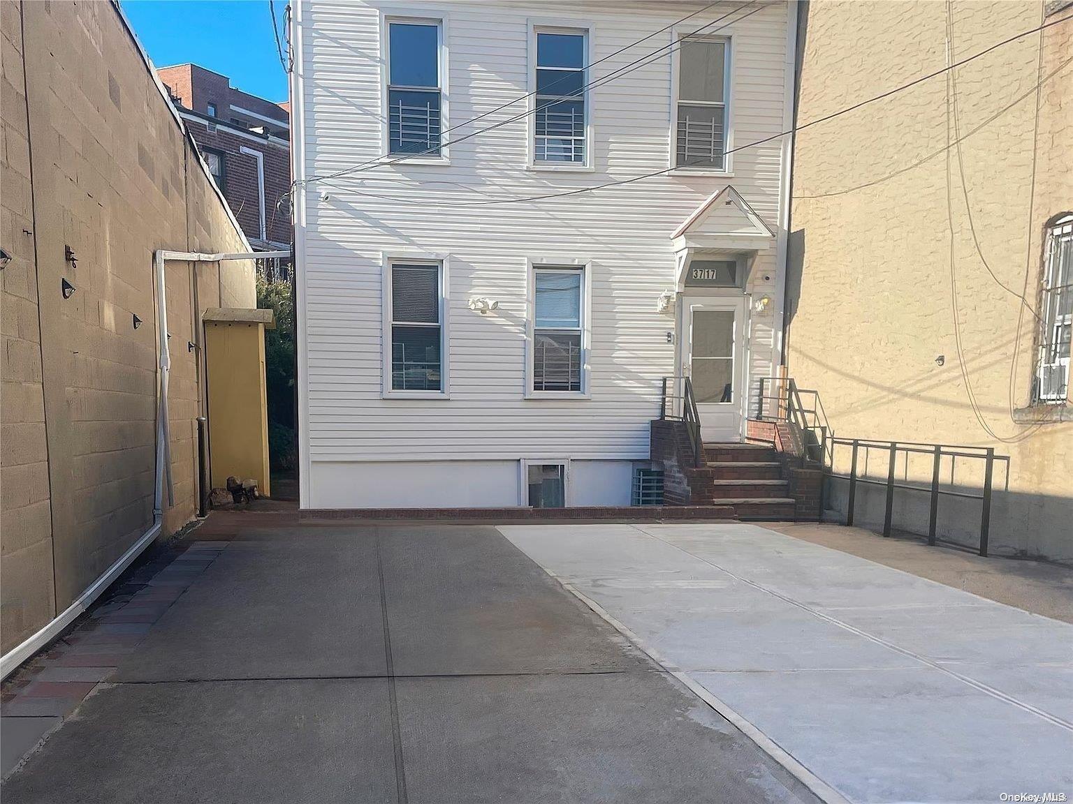 Property for Sale at Greenpoint Avenue, Sunnyside, Queens, NY - Bedrooms: 2 
Bathrooms: 1  - $849,000