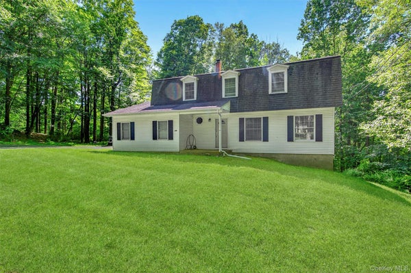 300 ESTRADA RD, CENTRAL VALLEY, NY 10917 - Image fac54cfbdccf696cabb897f7d3bd18d9/1607359530