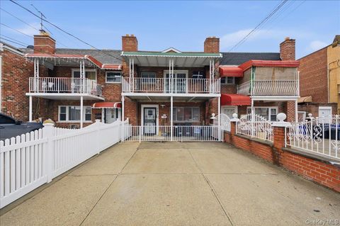 707 Hollywood Avenue Bronx NY 10465