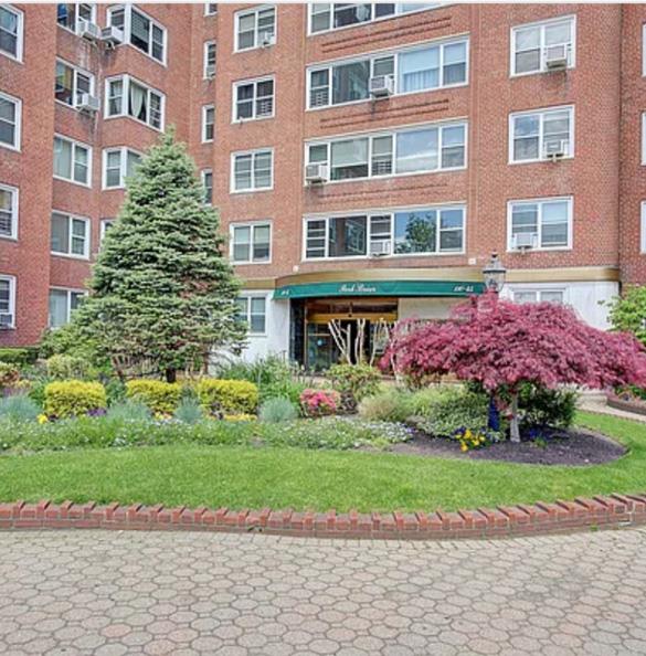 Property for Sale at Queens Blvd Blvd 215, Forest Hills, Queens, NY - Bedrooms: 2 
Bathrooms: 1 
Rooms: 5  - $535,000
