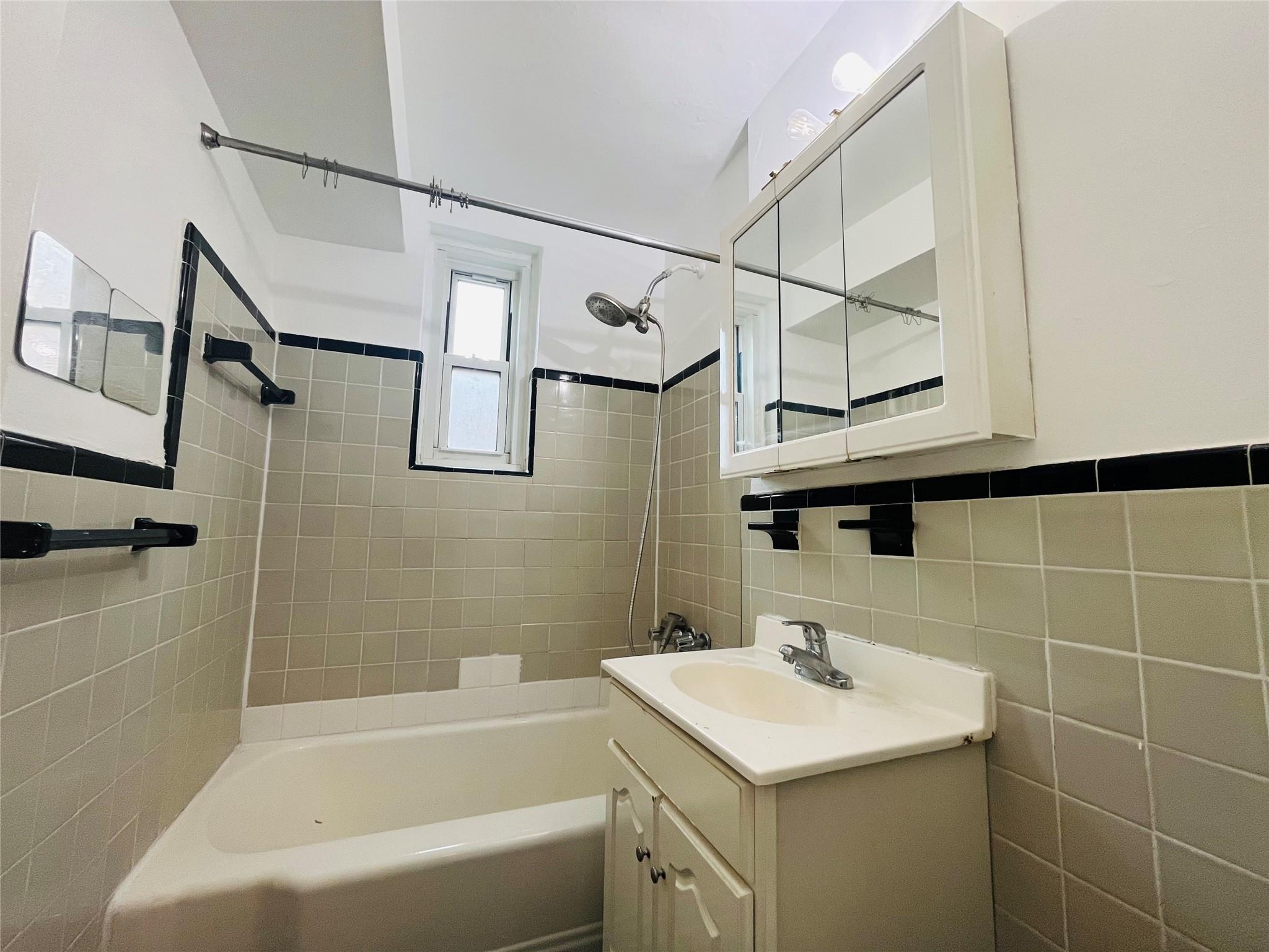 30-11 Parsons Boulevard #6 R, Flushing, New York image 8